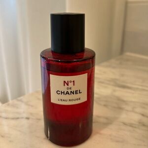 N°1 DE CHANEL L'Eau Rouge